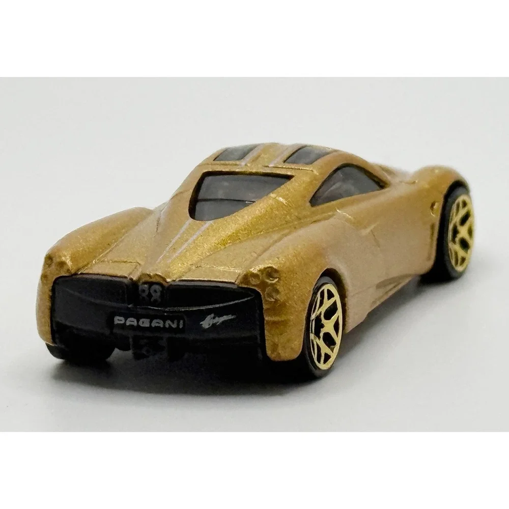 Hot Wheels Pagani Huayra Gold 2012 Thailand‎